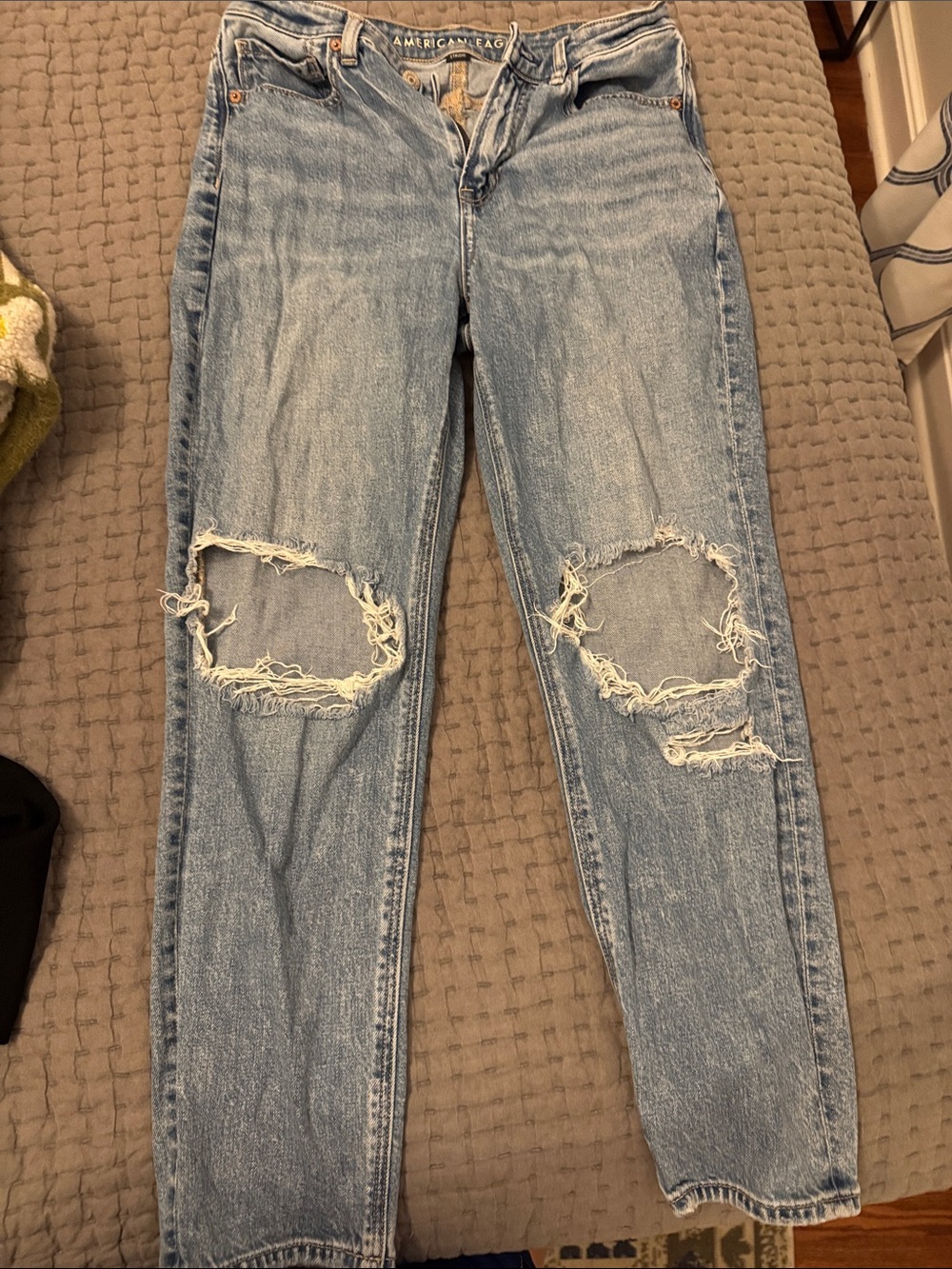 American Eagle Outfitters Light Wash Distressed Boyfriend Jeans